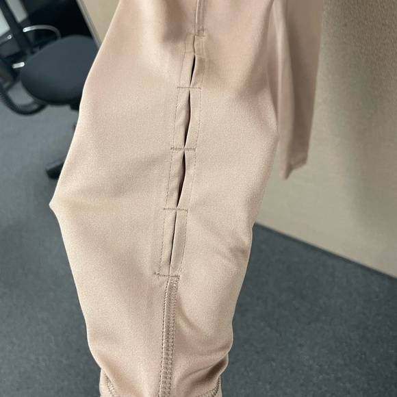 All in Motion Tan High-Rise Leggings with Smooth Stretch Fabric - Picture 7 of 8